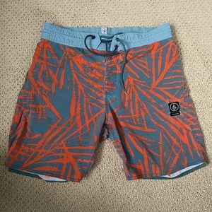 Volcom slingers board shorts